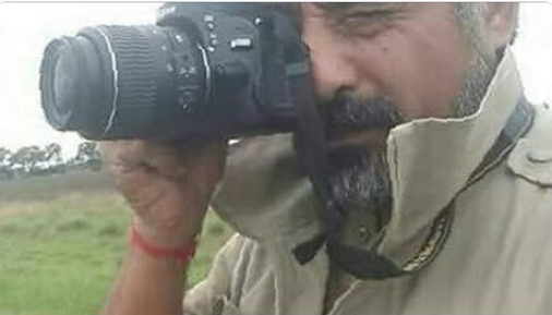 Oscar Alfredo Di Vincensi realizando trabajo de documentación periodística